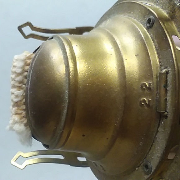 Antique Queen Anne No 2 Oil Lamp Scovill Mfg Co. - Picture 10 of 10